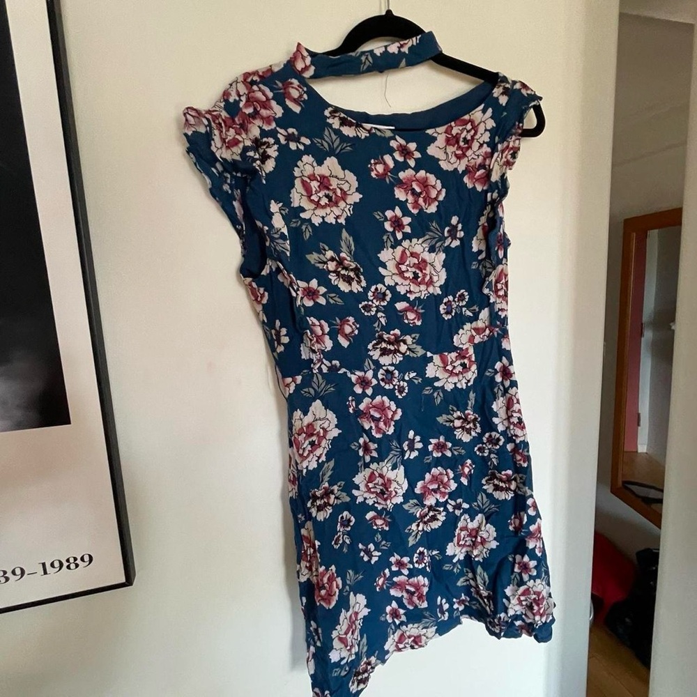 Jack by BB Dakota blue, white, and pink floral mini dress with detached collar